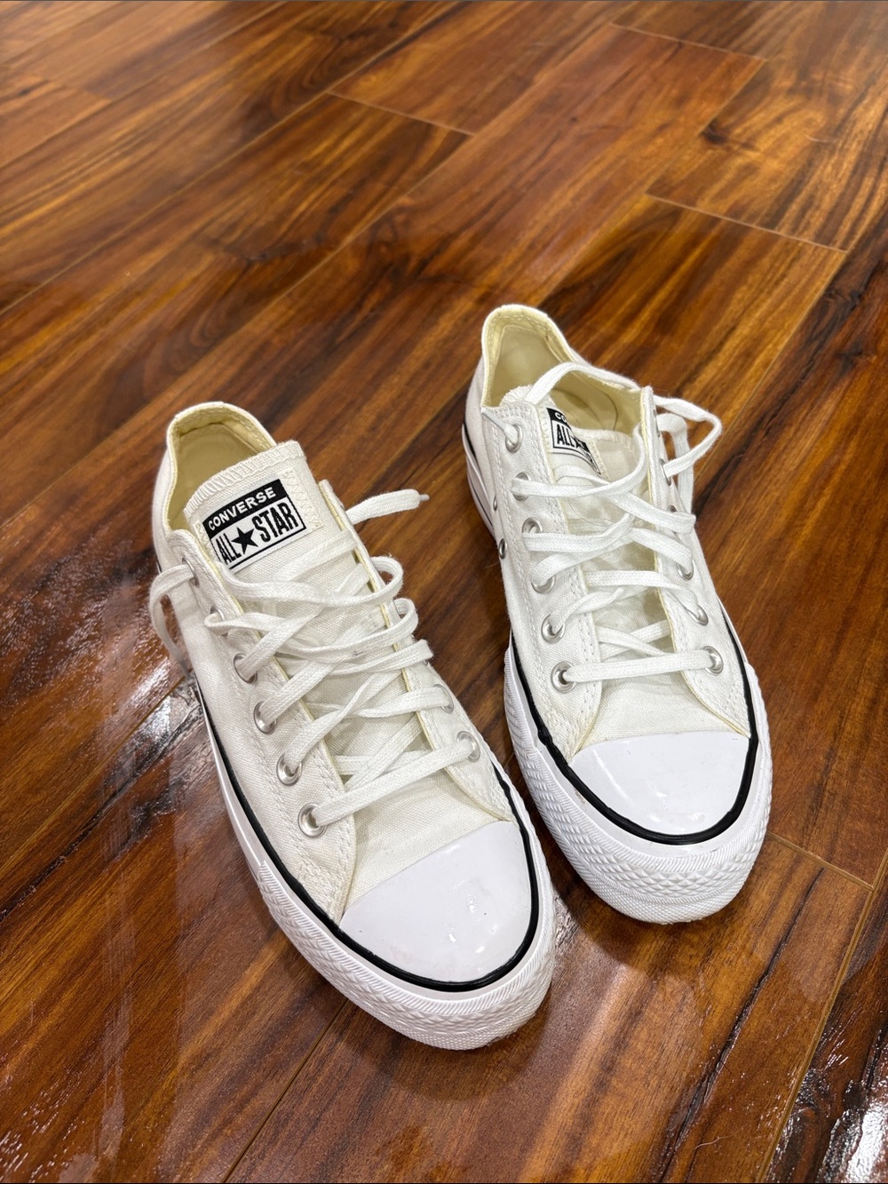 Converse White Low-Top Chuck Taylor All Star Sneakers